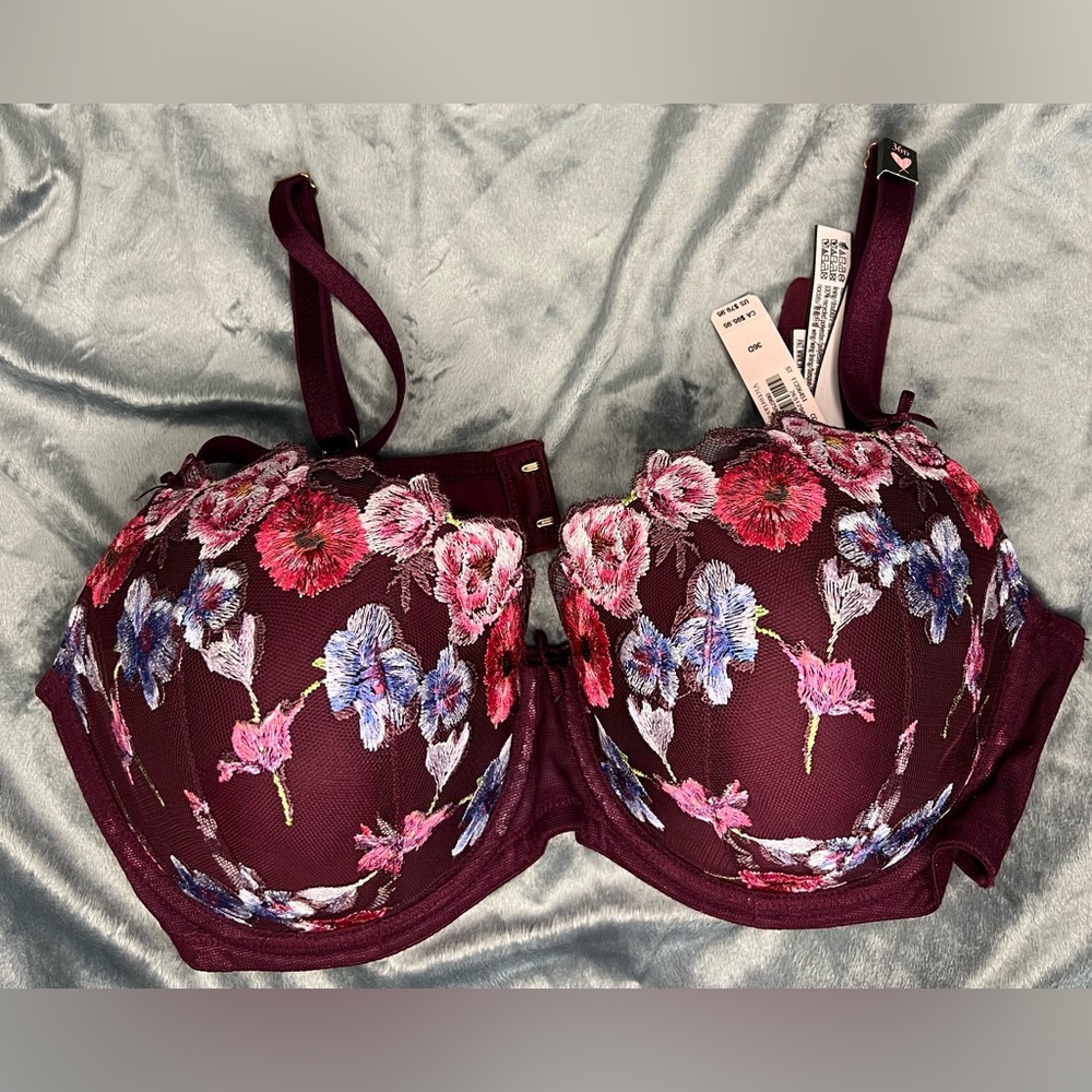 NWT Victoria’s Secret Dream Angels Lined Demi 36D
